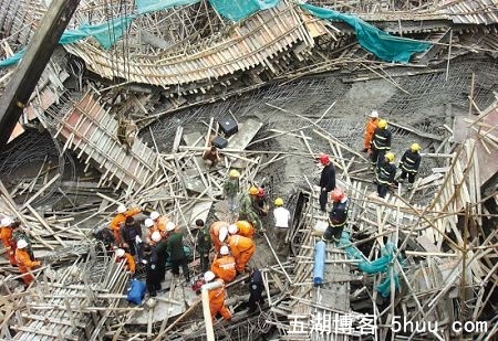 浙江金华一在建工地发生钢结构架倒塌事故，致6死6伤