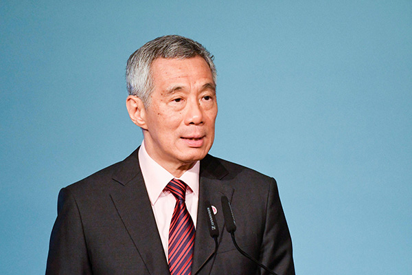 李显龙称新加坡将选出下一代领导班子。